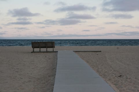 Beach nearby, sun loungers, beach towels