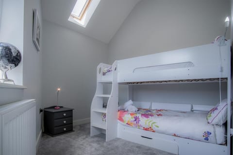 Gower View - 4 Bedroom Holiday Home - Saundersfoot (11070)