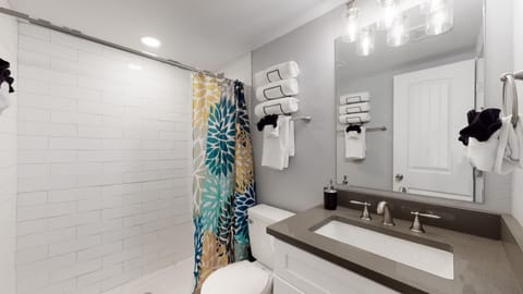 Combined shower/tub, eco-friendly toiletries, hair dryer, towels