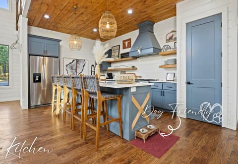 A kitchen that whispers 'gourmet' with a side of 'pawsitively' perfect details.