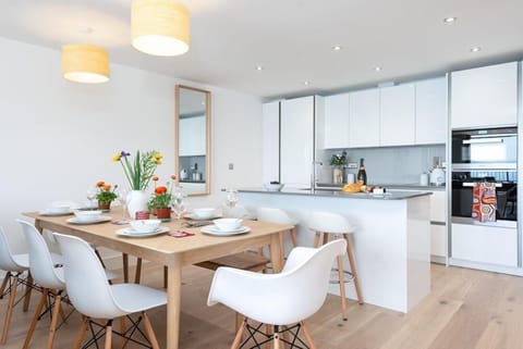 Diner and kitchen at 3 The Bay, Cawsand, Cornwall