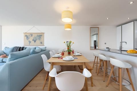 Dining room at 3 The Bay, Cawsand, Cornwall