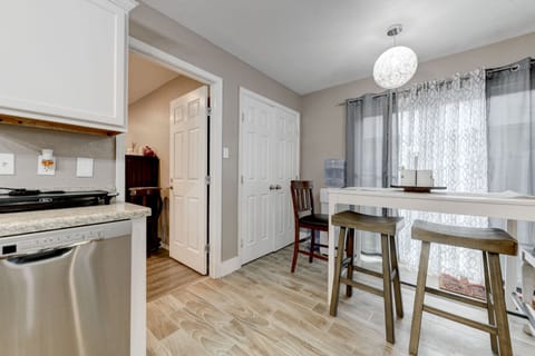 dining area open to kitchen n living