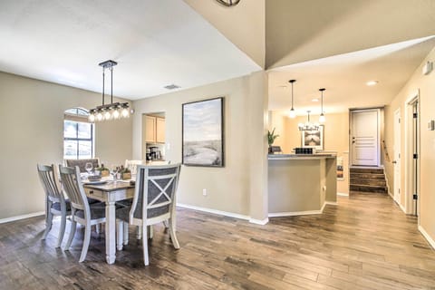 Dining Room | Dishware/Flatware Provided