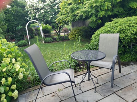 Backyard has 3 seperate/private sitting areas (Area1)