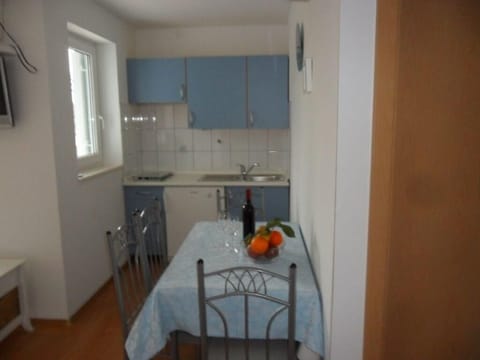 Kitchen area