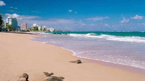 Beach nearby, sun loungers, beach towels