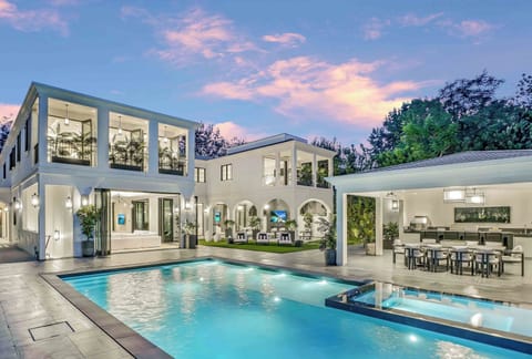 Villa Colette by LuxJB: LA's finest vacation villas & mansion rentals by owners.