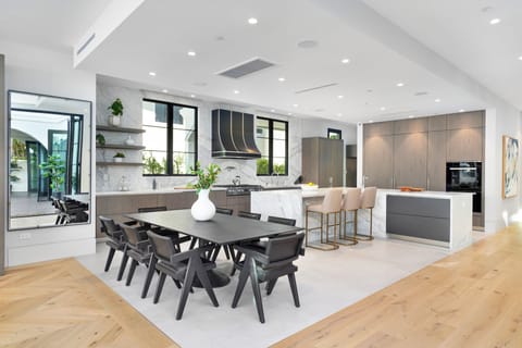 Villa Colette by LuxJB: LA's finest vacation villas & mansion rentals by owners.