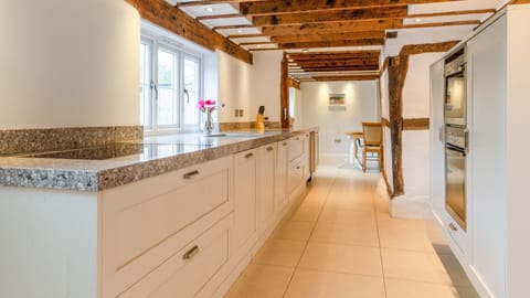 Kitchen, Landers, Bolthole Retreats