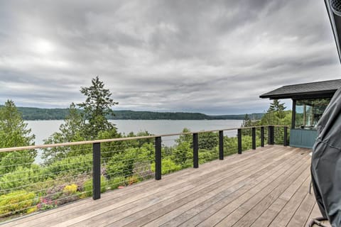 Furnished Deck | Sweeping Bay Views