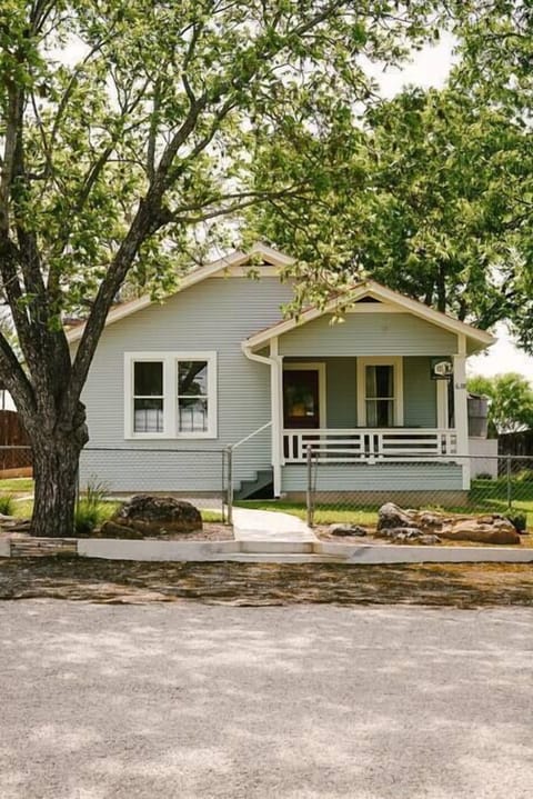 Adorable craftsman style home located on quiet street