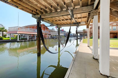 Boat Lift Avaialable