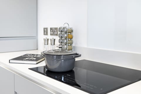 Enjoy preparing meals together in this high spec kitchen