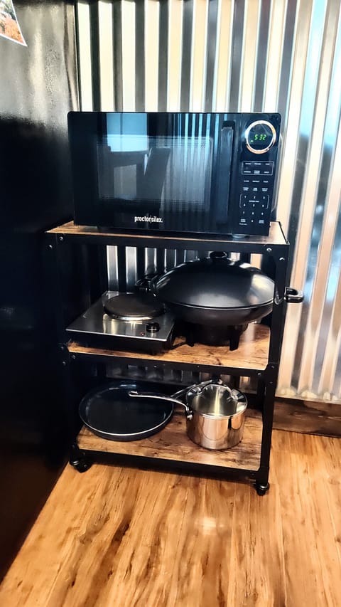 Microwave, Wok, Single Burner Portable Stove, Pot, Frying pan