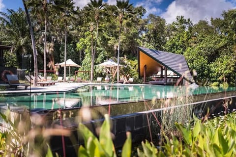 Outdoor pool, a heated pool