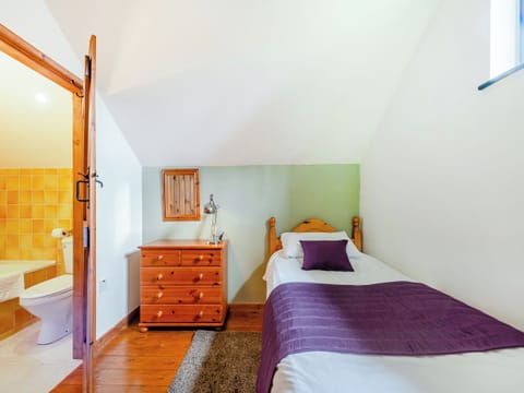 Single bedroom | Ty Nant - Cennen Cottages at Blaenllynnant, Gwynfe, Llangadog