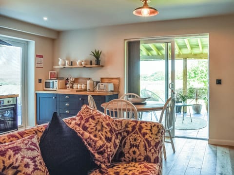 Open plan living space | Afonig Loyw, Talybont near Barmouth