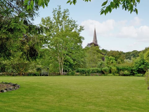 Garden and grounds | Rathlin Coach House, Comrie, nr. Crieff