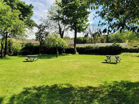 Garden and grounds | Delph House - Grange Farm Cottages, Draughton, Skipton