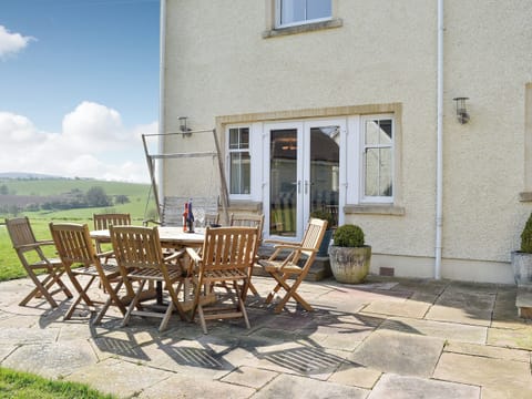 Sitting out area | Yonderton House - Yonderton Farm, Dalrymple, near Ayr