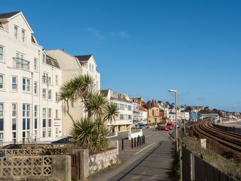 Impresssive seaside holiday apartment on the South coast | 13 Great Cliff - Great Cliff, Dawlish