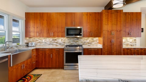 Prepare delicious island inspired meals in the well equipped kitchen