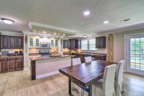 Kitchen | Cooking Basics | Dishware/Flatware | Ice Maker