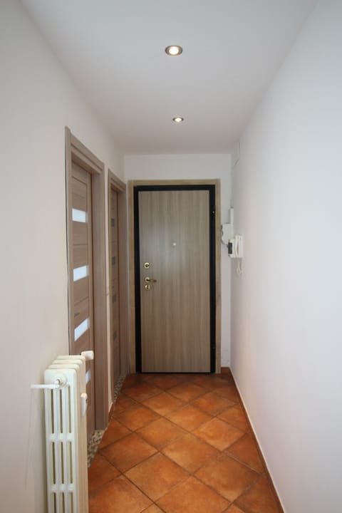 Hallway-Entrance Lovely Panoramic View Apartment - Solo Affitti Brevi