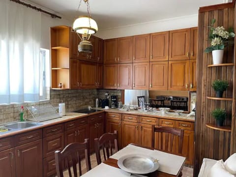 Full equipped kitchen