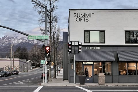 Summit Lofts Boutique Hotel plus Theory Coffee Roasters & Bakery