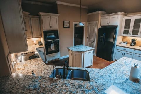 Kitchen (1)
