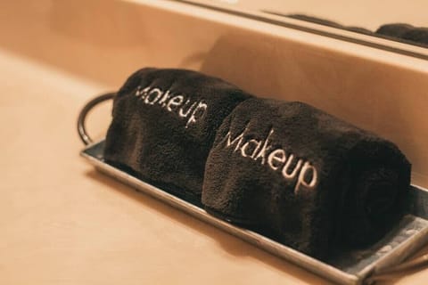 Secondary Bathroom (2)