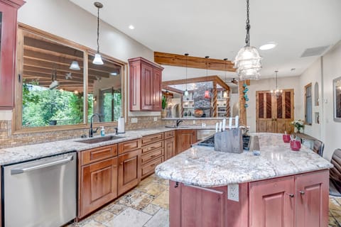 Fully Equipped Kitchen with Stainless Steel Appliances