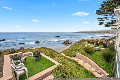 Each unit has their own blufftop oceanfront patio set up.