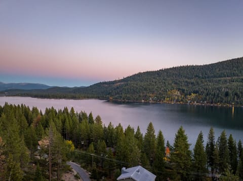 Breathtaking views from deck! Less than 10 minute walk to beach.
