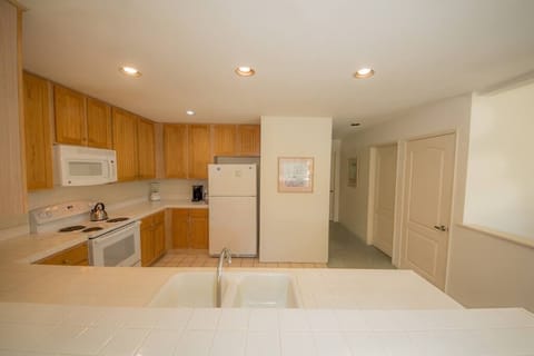 9ed957bb-ed56-40e2-ad79-fcae57911e85