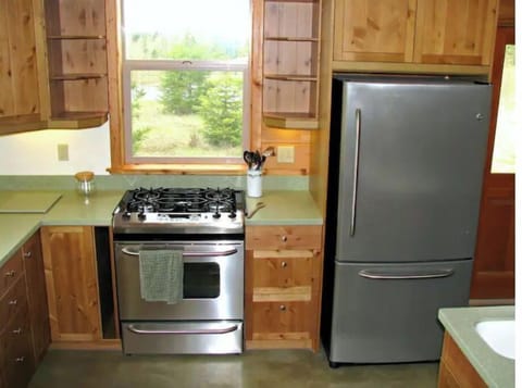 All mod cons are here in the kitchen awaiting your arrival.