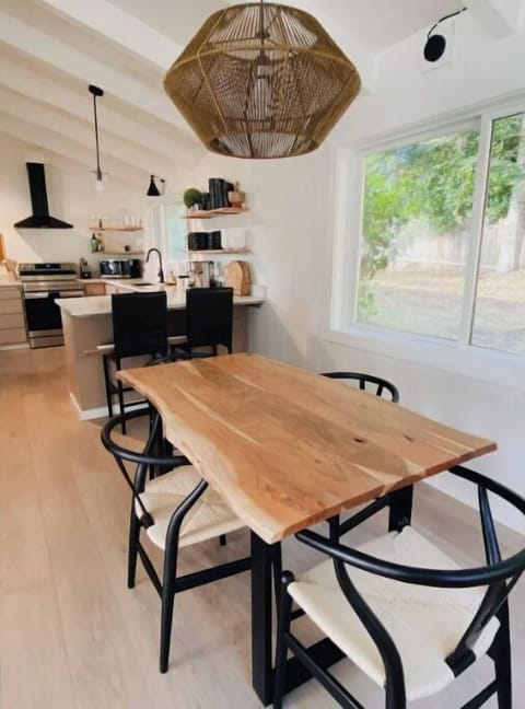 Dining table seats 4 plus bar seating for 2