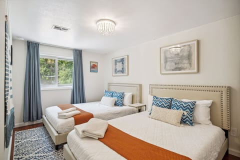 2 full beds downstairs