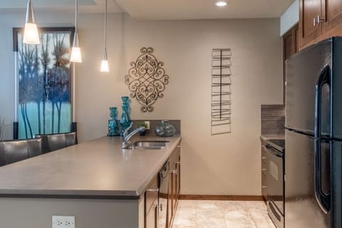 Plenty of counter space in the fully equipped kitchen