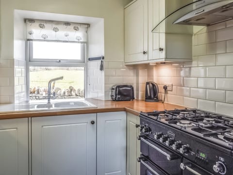Kitchen/diner | Glanrhyd, Llanfechell, near Amlwch