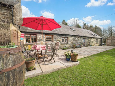 Ty Hir - Llyn Peninsula Holiday Cottages, Garndolbenmaen, near Porthmadog