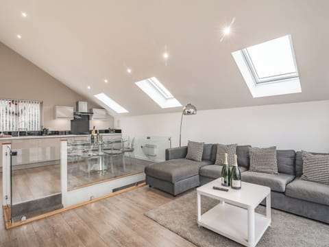 Open plan living space | Waterside Lodge Fifteen - Ashgrove Country Park, Elland
