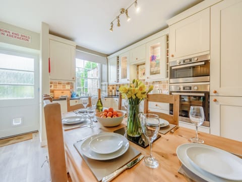 Kitchen/diner | Awel-Y-Mor, Aberaeron
