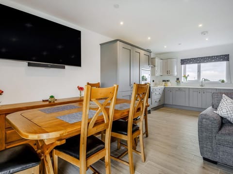 Dining Area | Willow Tree Cottage - Coastal View Cottages, Ludchurch, near Narberth