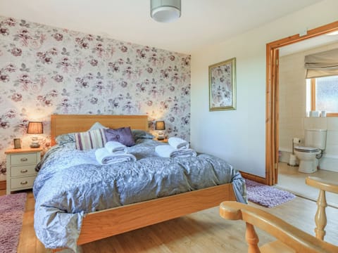 Double bedroom | The Cartlinhay - Oldiscleave Farm Cottages, Bideford