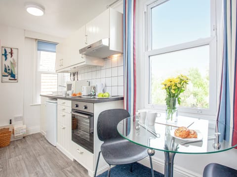 Open plan living space | Apartment Ten - Broadshade Holiday Apartments, Paignton