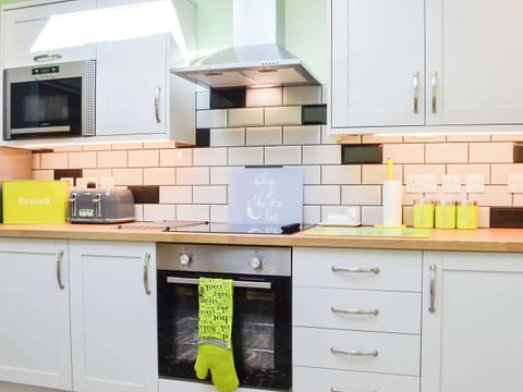 Kitchen | Swn Y Nant, Pontrhydfendigaid