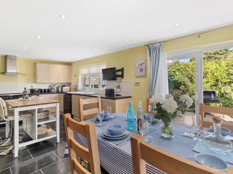 Dining Area | Bryn Olwyn, Little Newcastle, Fishguard
